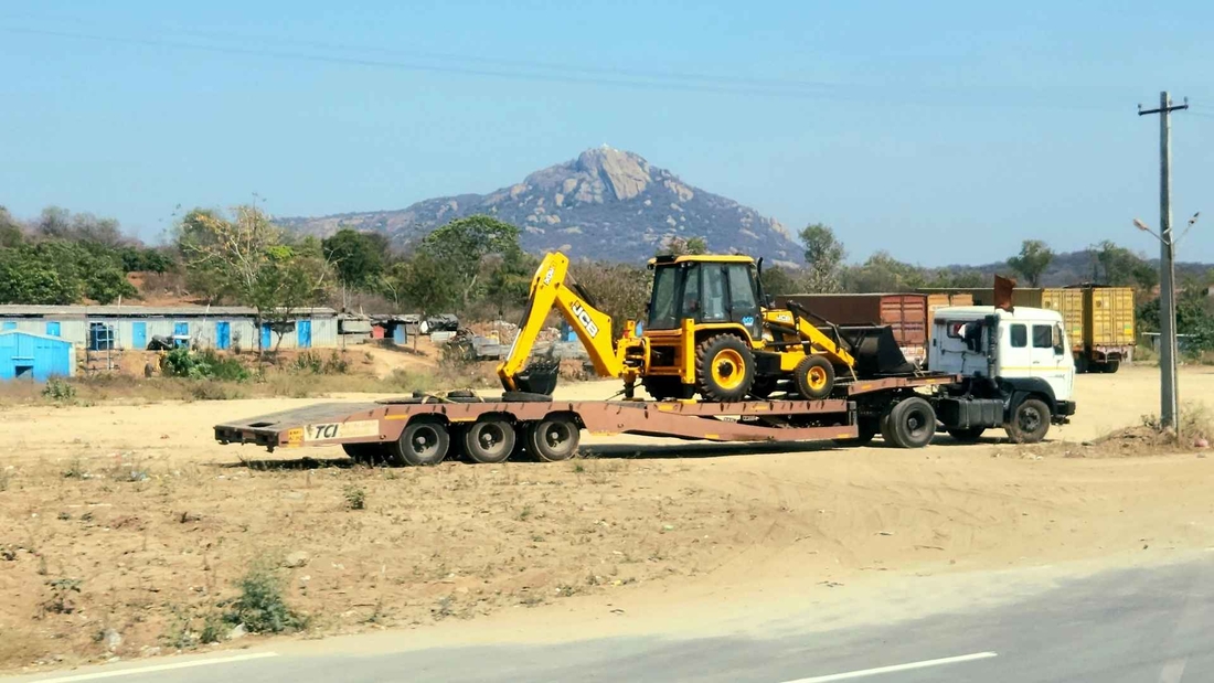 Top Heavy Equipment Movers: Safe & Efficient Relocation